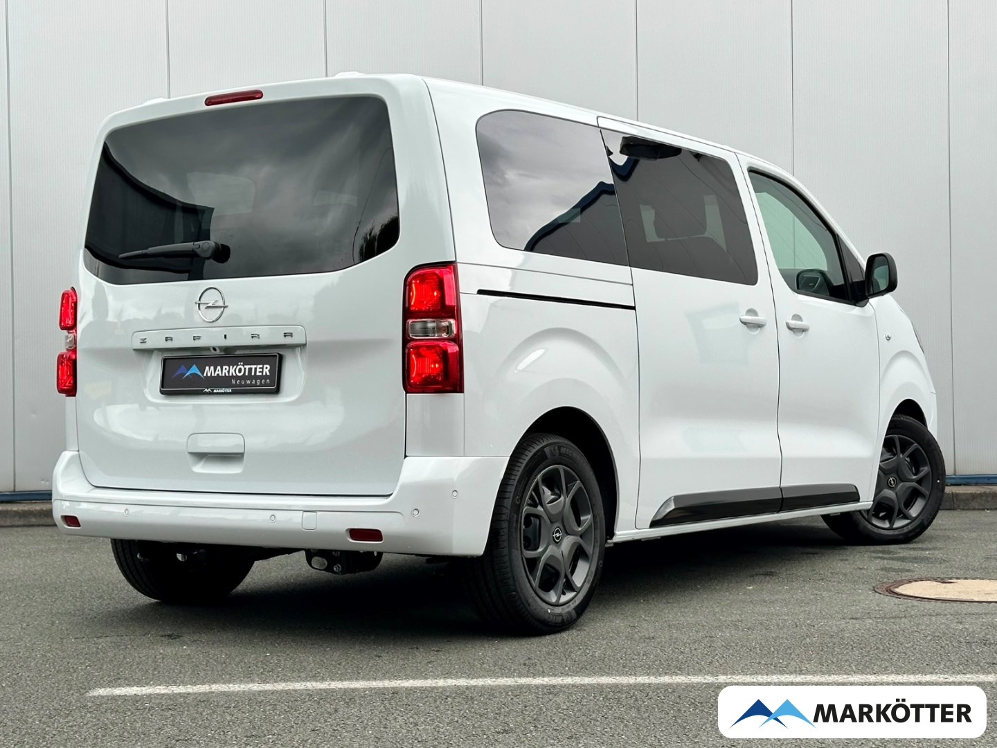 Fahrzeugabbildung Opel Zafira Life M Edition +Abn.AHK+Sitz-&-Lenkradheiz.+9-Sitzer