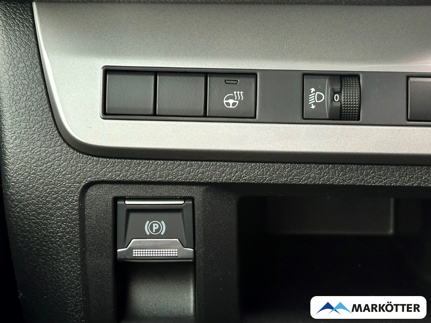 Fahrzeugabbildung Opel Zafira Life M Edition +Abn.AHK+Sitz-&-Lenkradheiz.+9-Sitzer