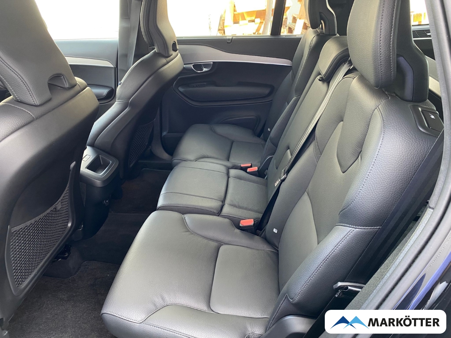 Fahrzeugabbildung Volvo XC90 B5 AWD Plus Bright 7-Sitzer ACC/BLIS/H&K