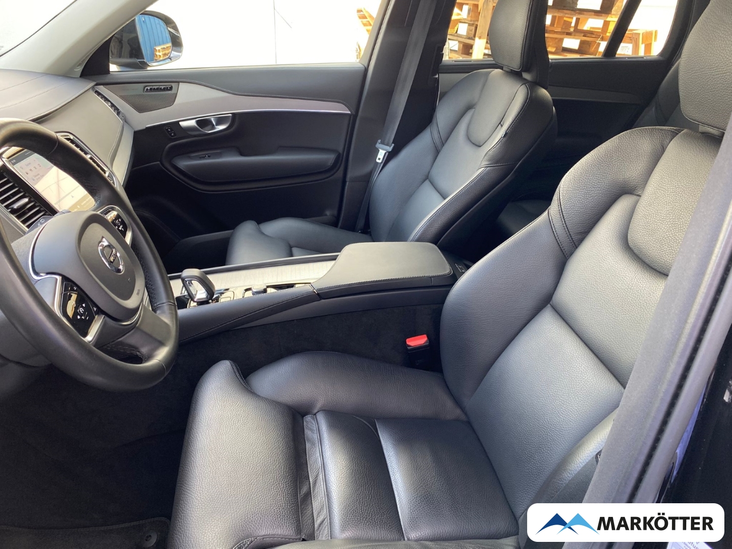 Fahrzeugabbildung Volvo XC90 B5 AWD Plus Bright 7-Sitzer ACC/BLIS/H&K