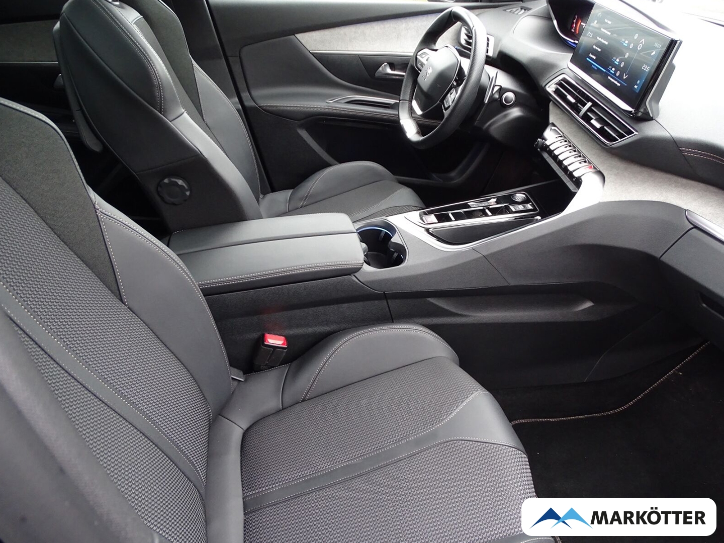 Fahrzeugabbildung Peugeot 5008 Hybrid 136 GT Gar. ACC/PANO/ RFK/PDC/NAVI