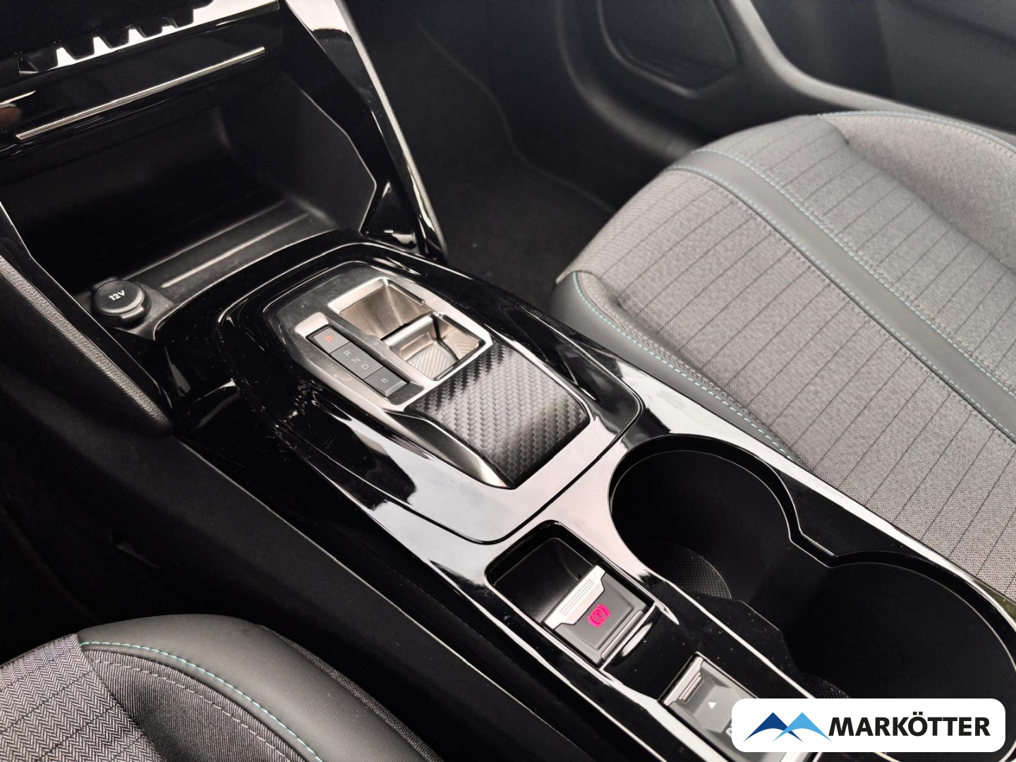 Fahrzeugabbildung Peugeot 208 e- Allure SHZ/NAVI/KLIMA/PDC/APPLE/DAB