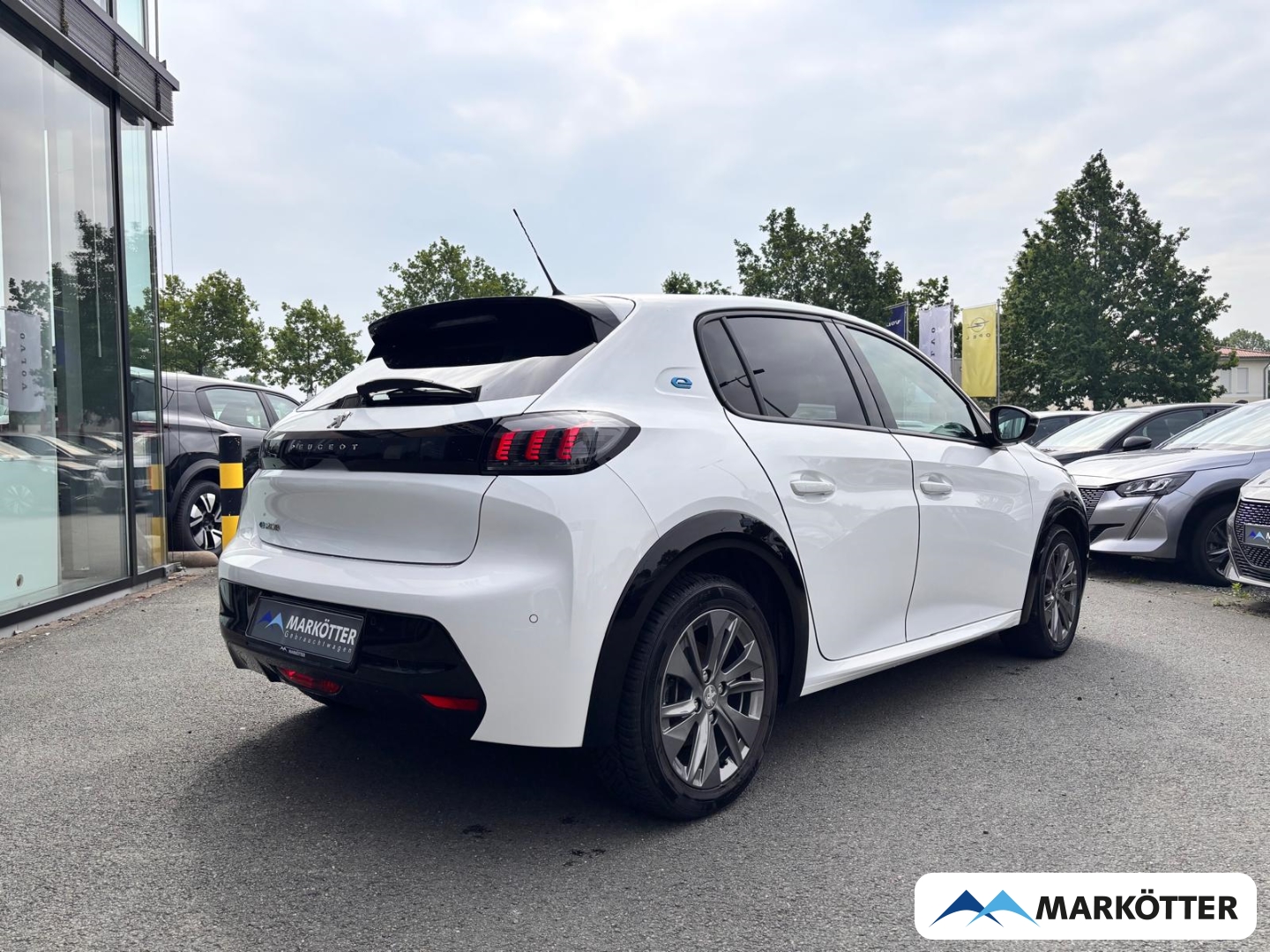 Fahrzeugabbildung Peugeot 208 e- Allure SHZ/NAVI/KLIMA/PDC/APPLE/DAB