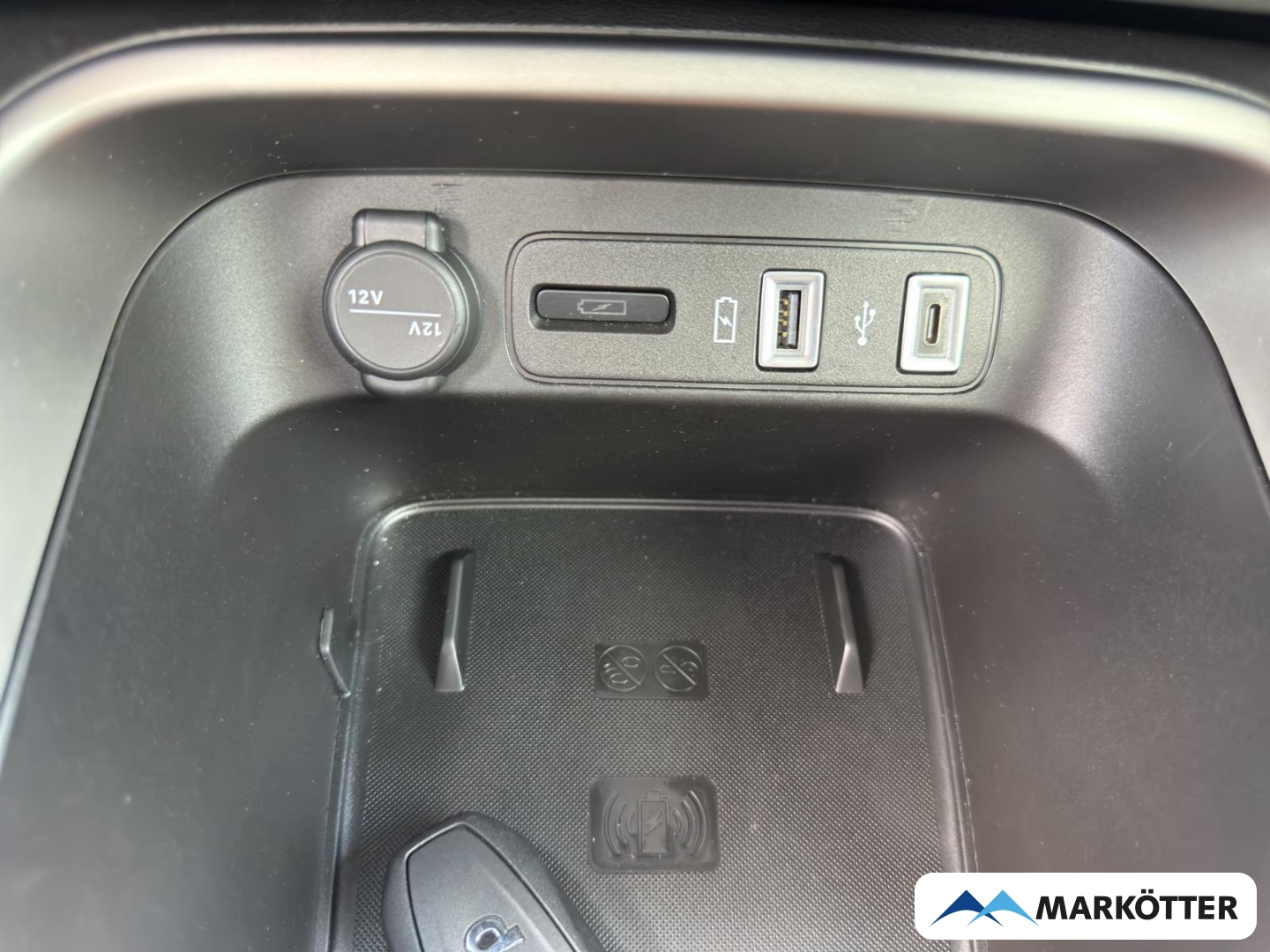 Fahrzeugabbildung Jeep Avenger Altitude/LED/NAVI/PDC/SHZ/ACC/DAB/CarPlay
