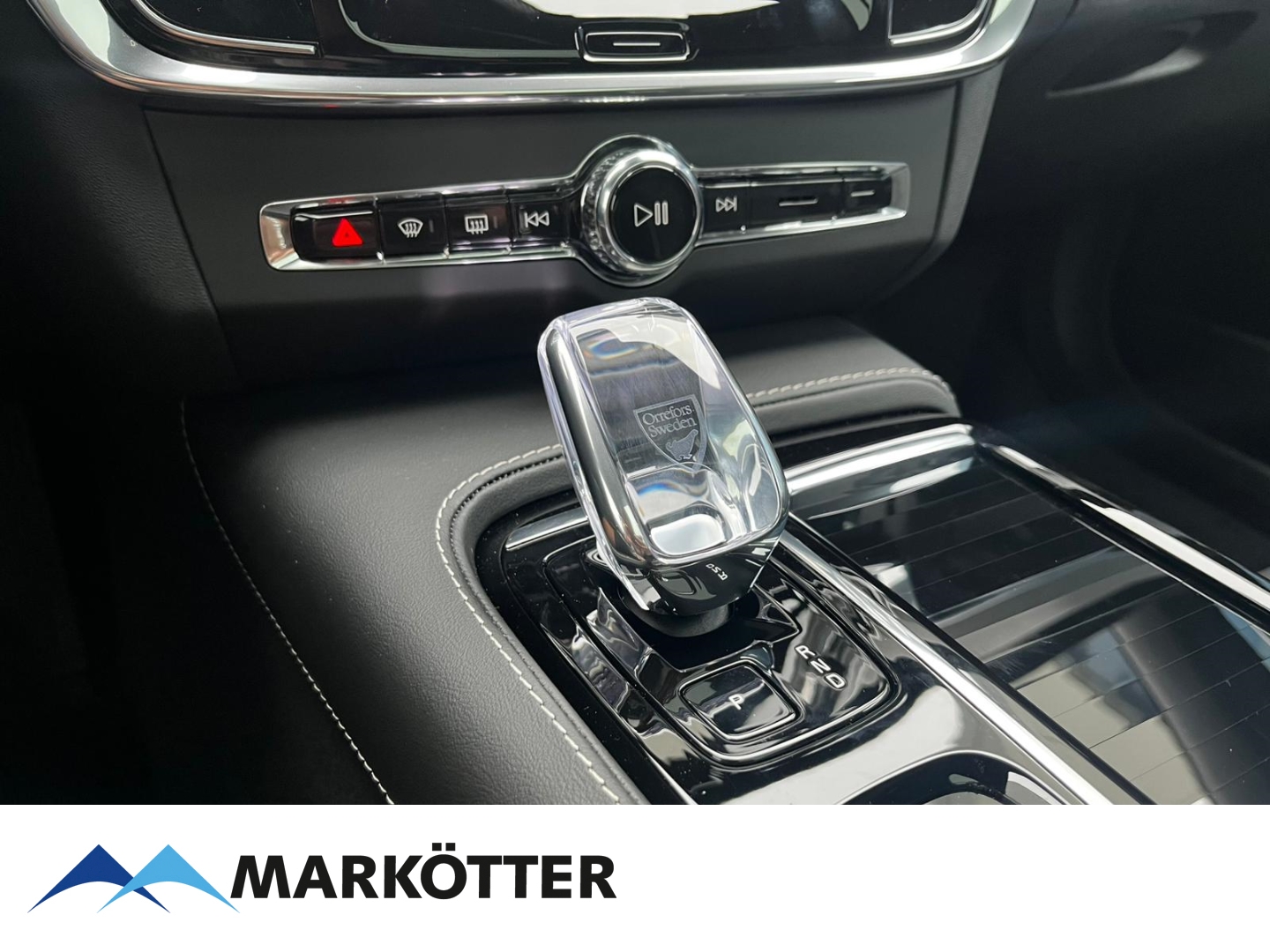 Fahrzeugabbildung Volvo V90 T6 AWD Ultra Dark Plug-In Hybrid/360°CAM/20''