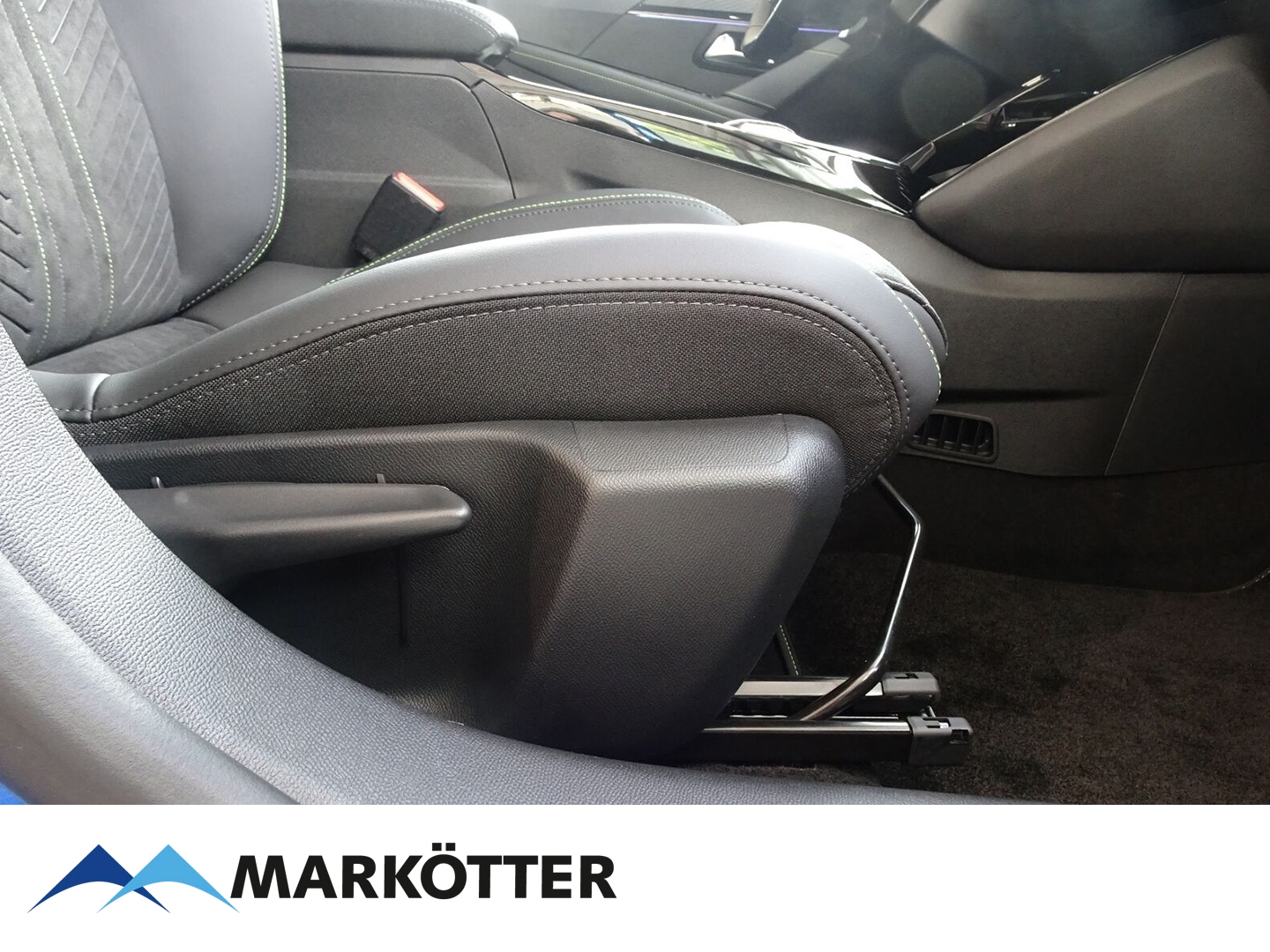Fahrzeugabbildung Peugeot 208 GT Hybrid 145/360°CAM/NAVI/SHZ/LED/KEYLESS